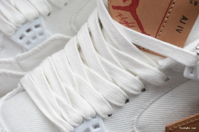 Jordan 'White' Levi's x 4 AO2571-100 Air 0715